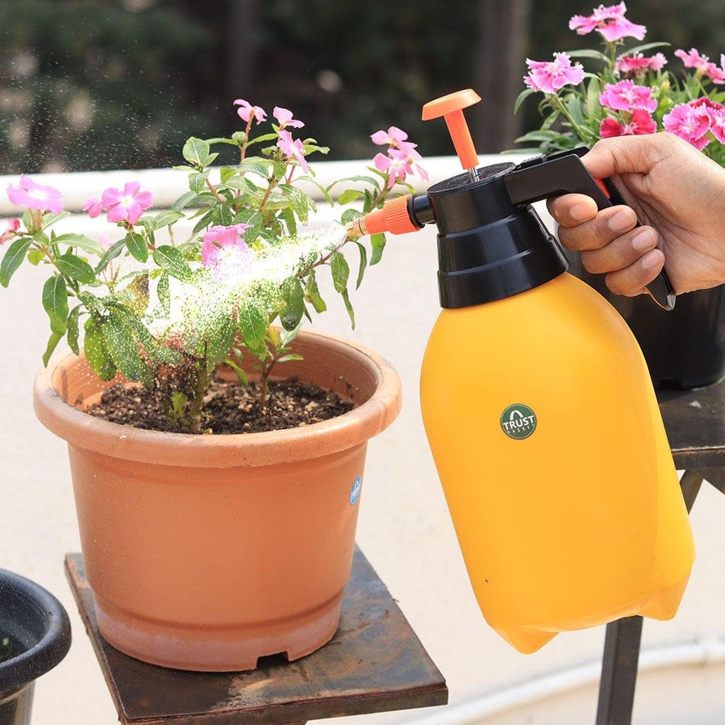 PressureSprayer2Ltr_yellow_liveimage.jpg